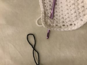 how to crochet surface slip stitch | ladybugdaydreams.com